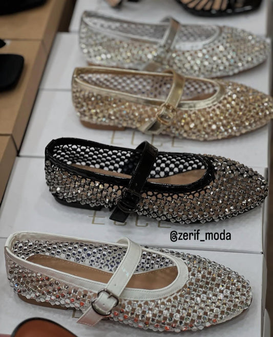 FLAT SHOES